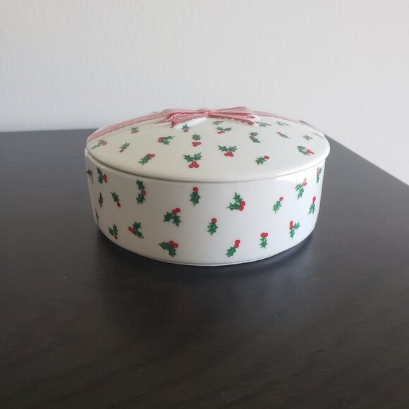 Himark Holidays Vintage Christmas Holly and Berry Trinket Box - Picture 3 of 8